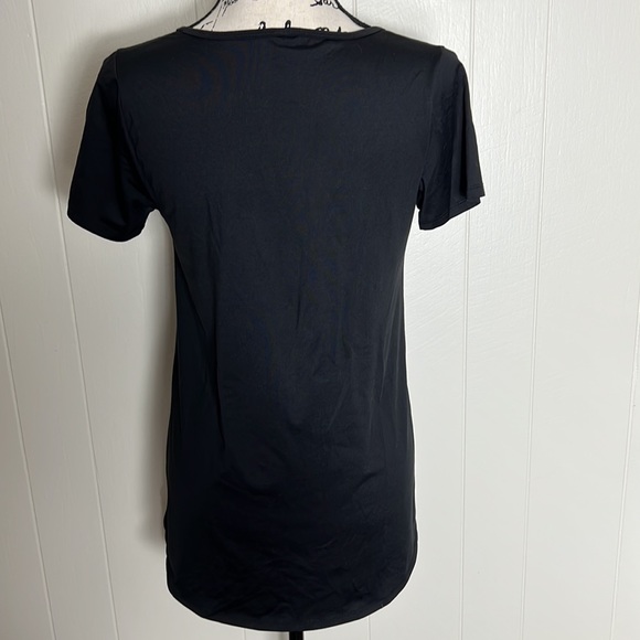 LuLaRoe Classic T - Picture 4 of 4